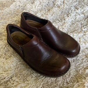 Naot brown leather slip on shoes size 6-6.5, EUR 37